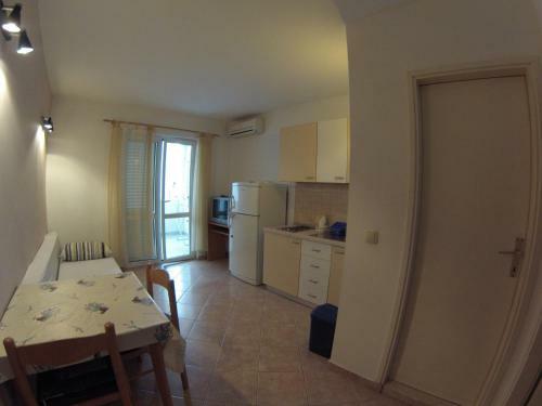 Omi? Du?e Sandy Beach Apartments Mare