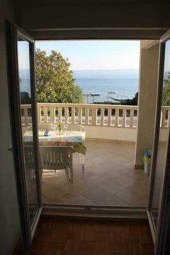 Omi? Du?e Sandy Beach Apartments Mare