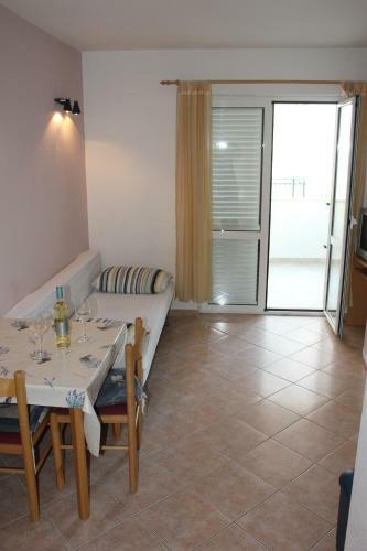 Omi? Du?e Sandy Beach Apartments Mare