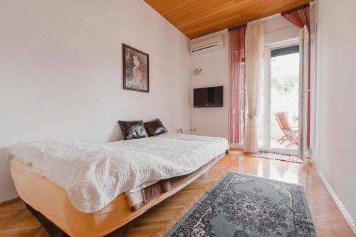 Apartments With A Parking Space Duce, Omis - 2773