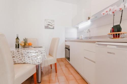 Apartments With A Parking Space Duce, Omis - 2773