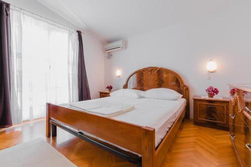 Apartments With A Parking Space Duce, Omis - 2773