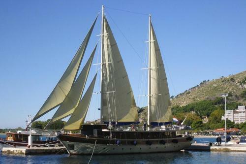 Fortune Apartments On Omis Riviera, Omis