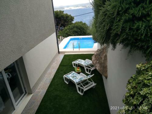Private Pool And Sea View Apartment
