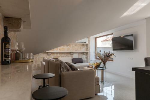 Charming Stone Apartment With Jacuzzi In Center Of Omi?
