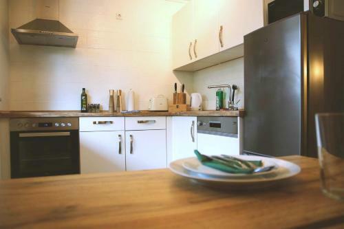 Apartamento Business-apartment Mit Garten, Parkplatz & K�che