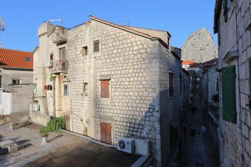 Apartments With A Parking Space Omis - 19051