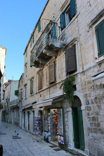 Apartments With A Parking Space Omis - 19051