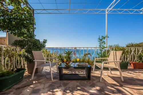 Holiday Apartment Almissa - New&modern 2+0