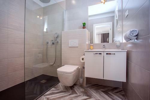 Luxury Villa Pocrnja -heated Pool, Sauna, Jacuzzi, Pool Table