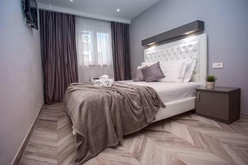 Luxury Villa Pocrnja -heated Pool, Sauna, Jacuzzi, Pool Table