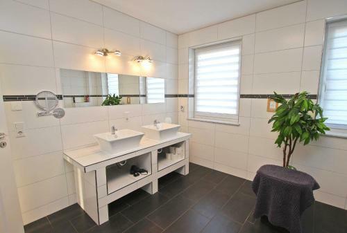 Ferienhaus Gr�now See 10881