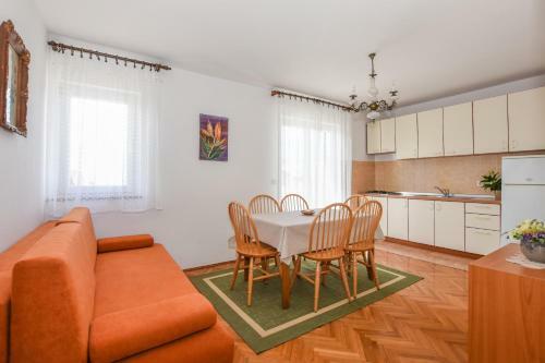 Apartments Ton?ica