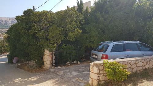 Family House Pag