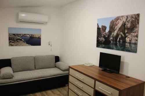 Moon Stone Residence Pag
