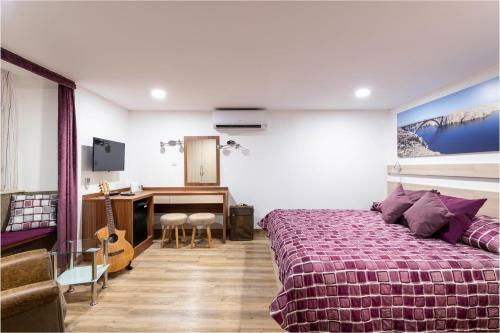 Moon Stone Residence Pag