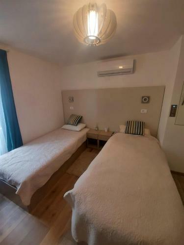 New Villa In Old Center - Pag