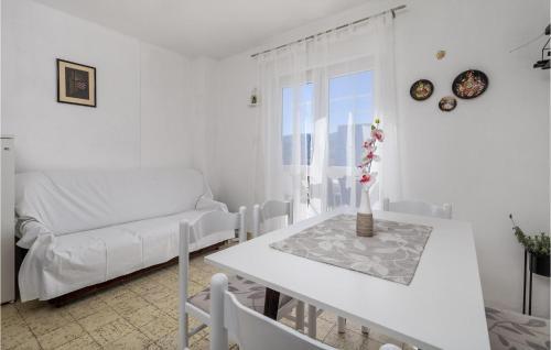 Awesome Apartment In Pag With Wifi And 3 Bedrooms