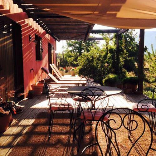 Hostal Maison Rouge