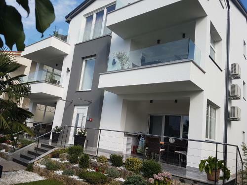 Villa Jeka - Apartmani Bari?i?, Malinska