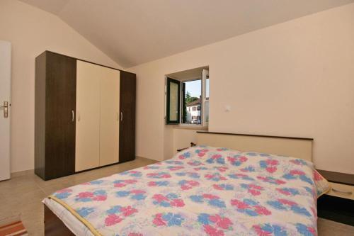 Apartments By The Sea Malinska (krk) - 5463
