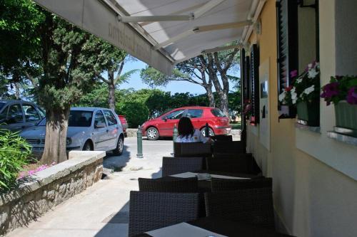 Apartments By The Sea Malinska (krk) - 5463