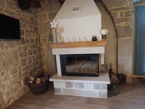 Three Bedroom Stone Villa Lusa With A Pool
