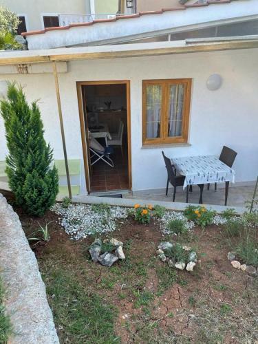 Hostal Apartments Pape