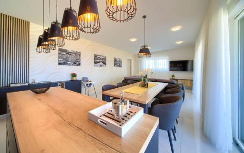 Apartment Crystal Aura 2