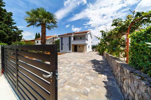 Holiday Home In Malinska - Insel Krk 42219