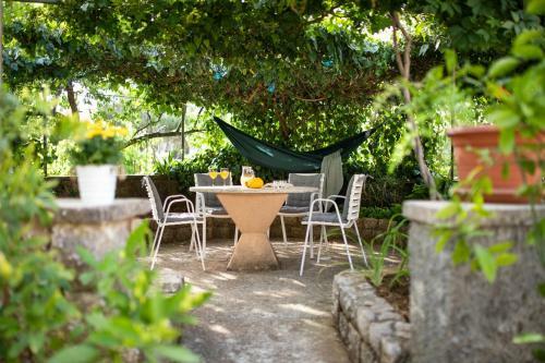 Hostal Apartments Tonica