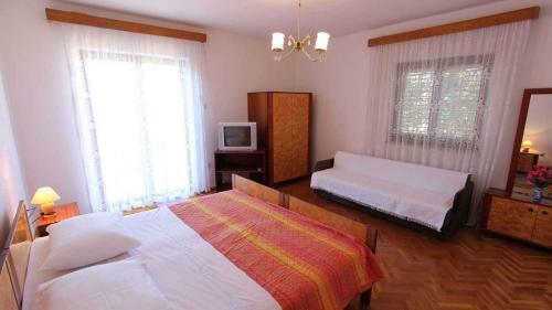 Hostal Apartments Tonica