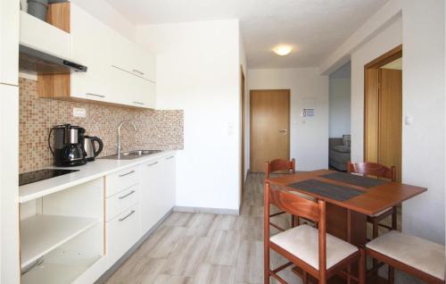 Beautiful Apartment In Pomer With 1 Bedrooms