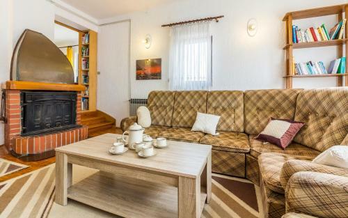 Three-bedroom Apartment Meden