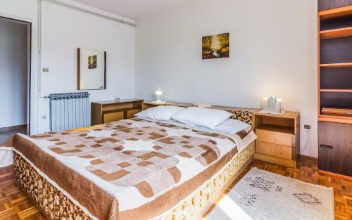 Three-bedroom Apartment Meden