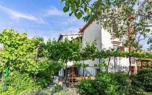 Three-bedroom Apartment Meden
