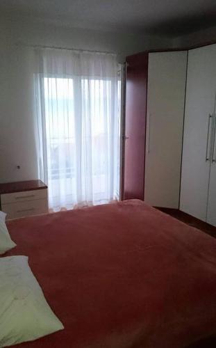 Apartments With A Parking Space Novi Vinodolski - 11127