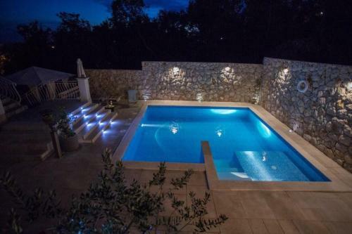 Family Apartments ?vob With Pool