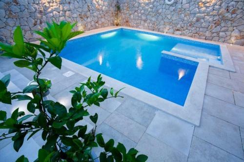 Family Apartments ?vob With Pool