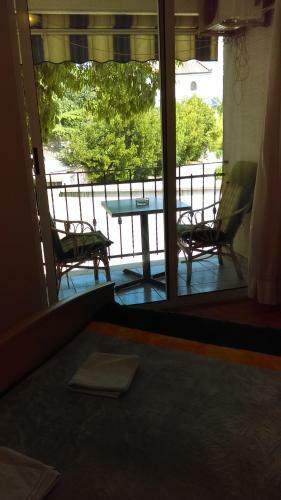 Hostal Apartmani I Restoran Stara Po?ta