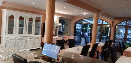 Hostal Apartmani I Restoran Stara Po?ta