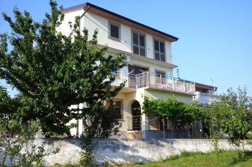 Apartments With A Parking Space Novi Vinodolski - 5482