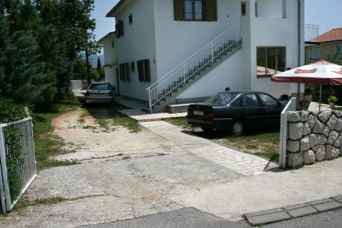 Apartments With A Parking Space Novi Vinodolski - 5482