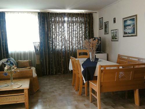 Apartments Snjezana