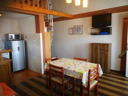 Apartments With A Parking Space Novi Vinodolski - 15823