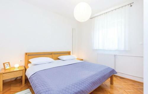Big White Apartment