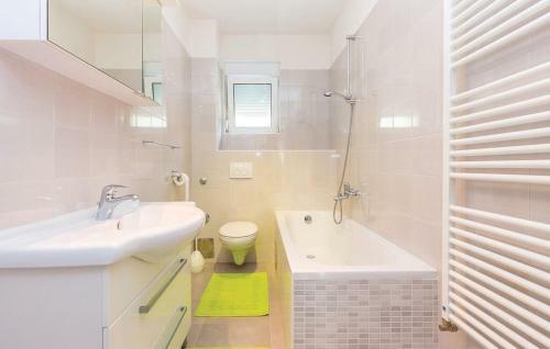 Big White Apartment