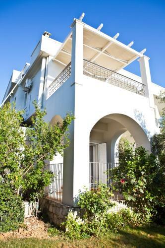 Rodanthi Villas