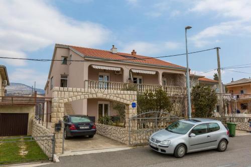 Apartments With A Parking Space Novi Vinodolski - 17359