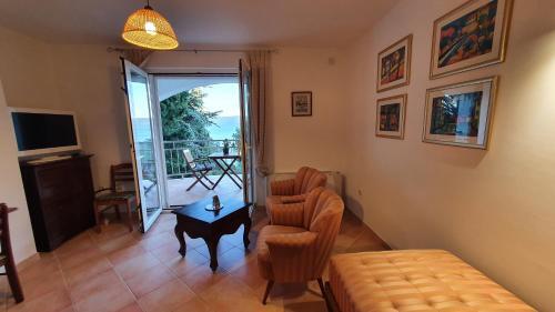 Sea Side Apartments 4*
